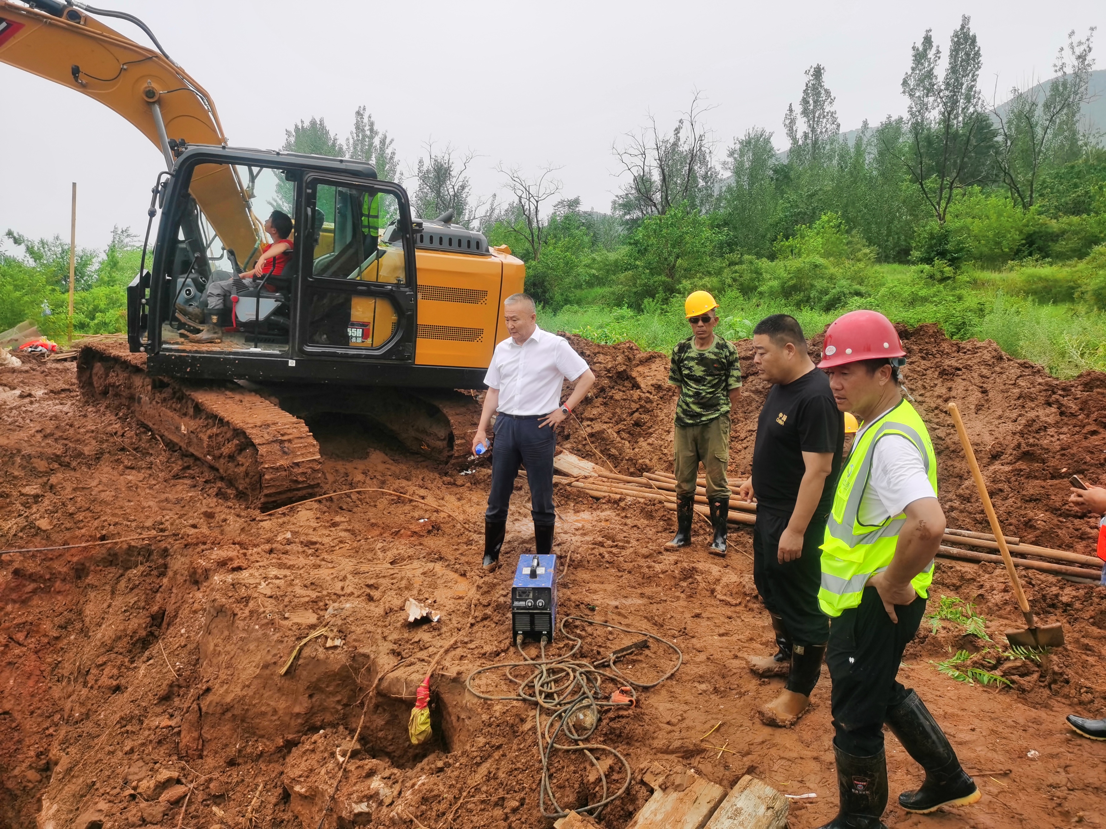 76net必赢官网领导班子成员 深入防汛一线检查慰问